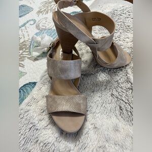 CL by Laundry Metallic Tan Women's Sandals